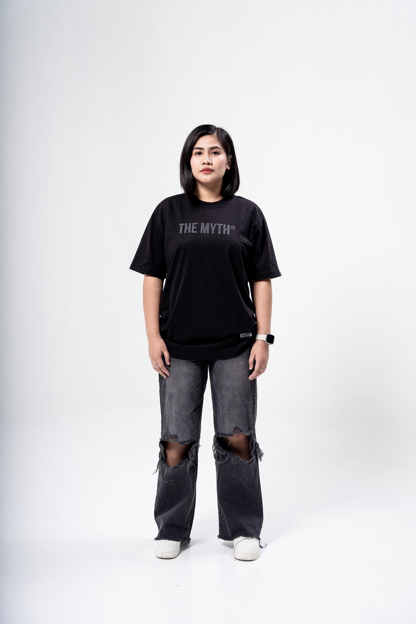 EMBOSSED PRINT TEE - BLACK