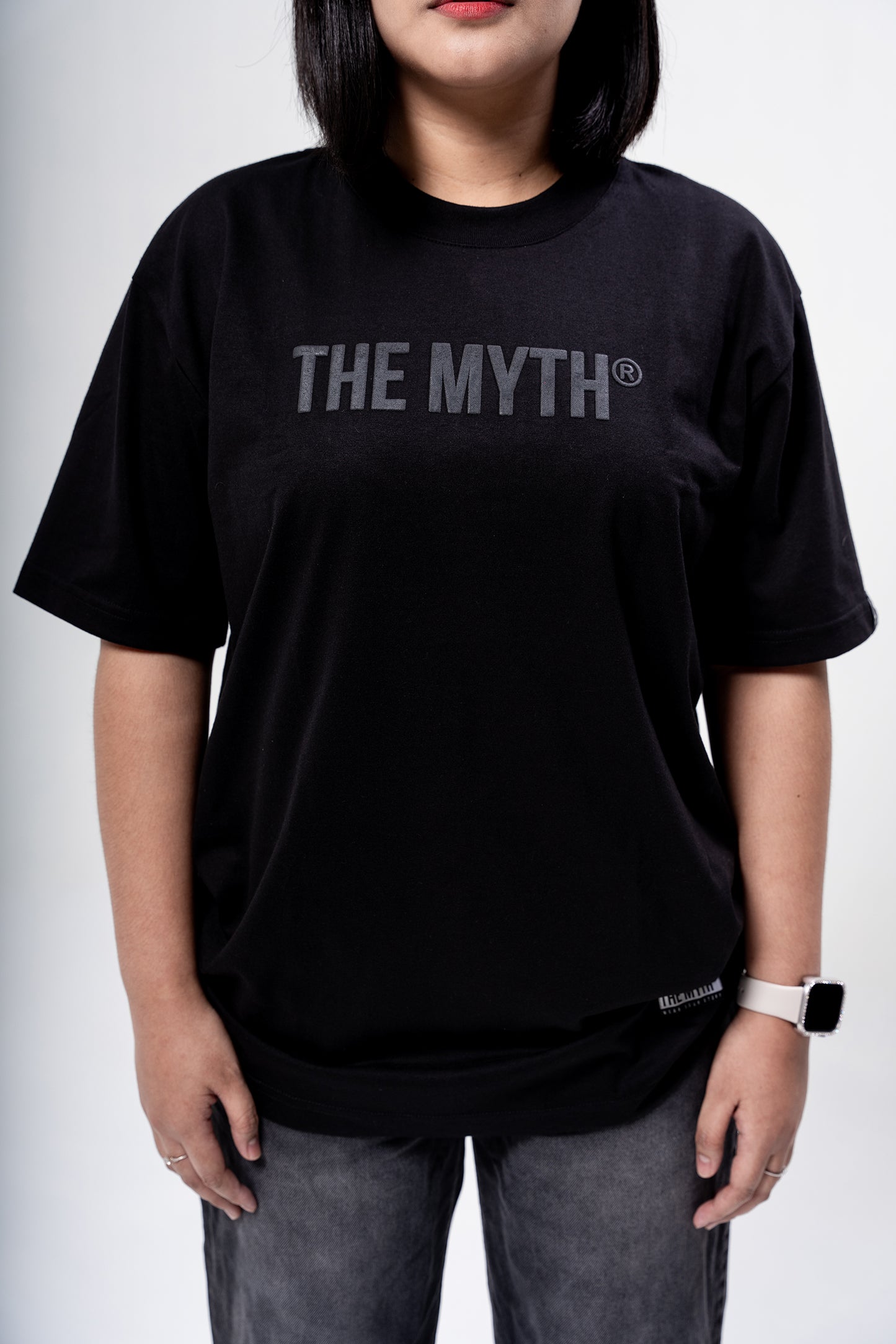 EMBOSSED PRINT TEE - BLACK
