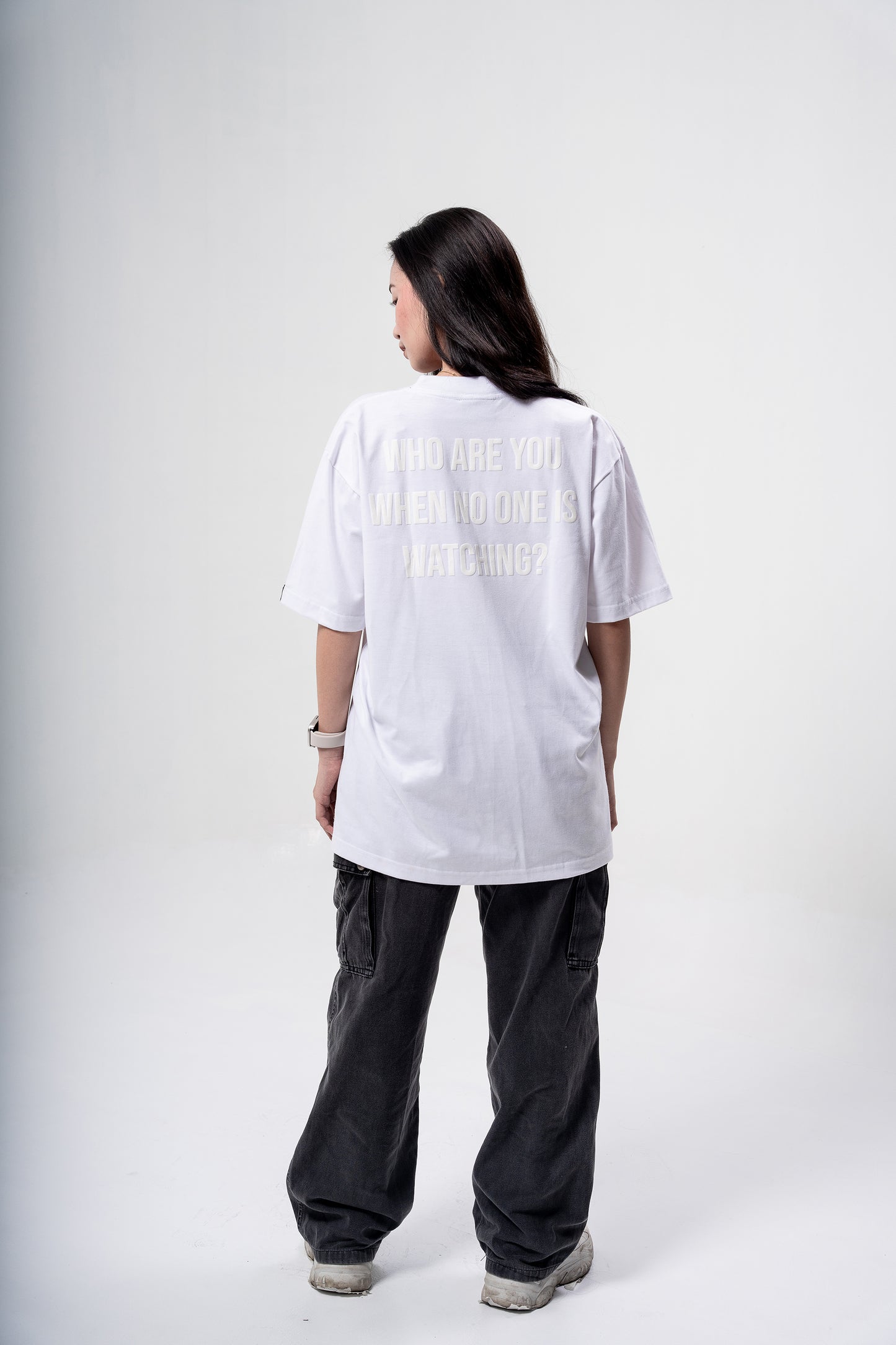EMBOSSED PRINT TEE - WHITE