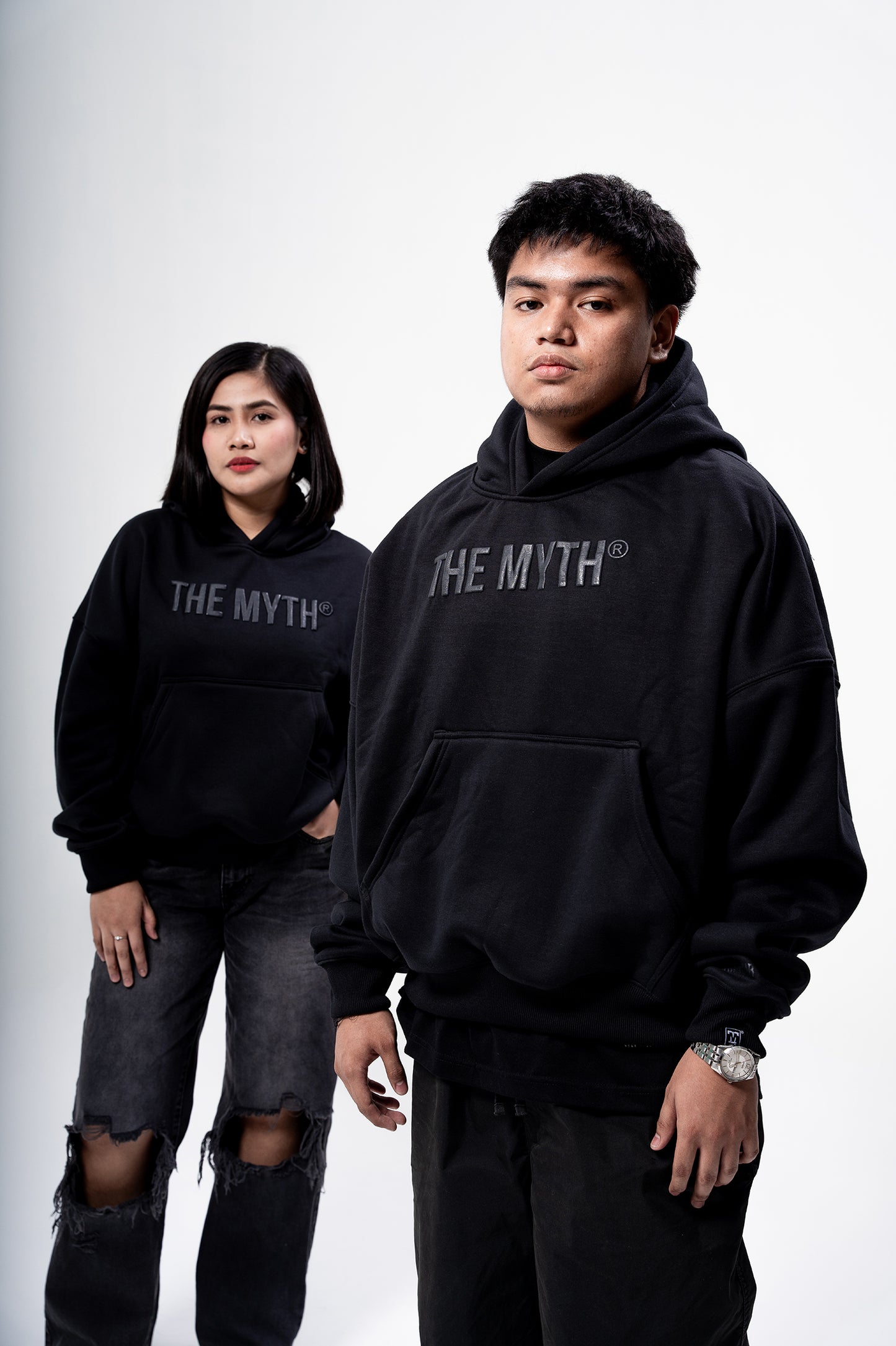 BOXY CROPPED EMBOSSED PRINT HOODIE - BLACK