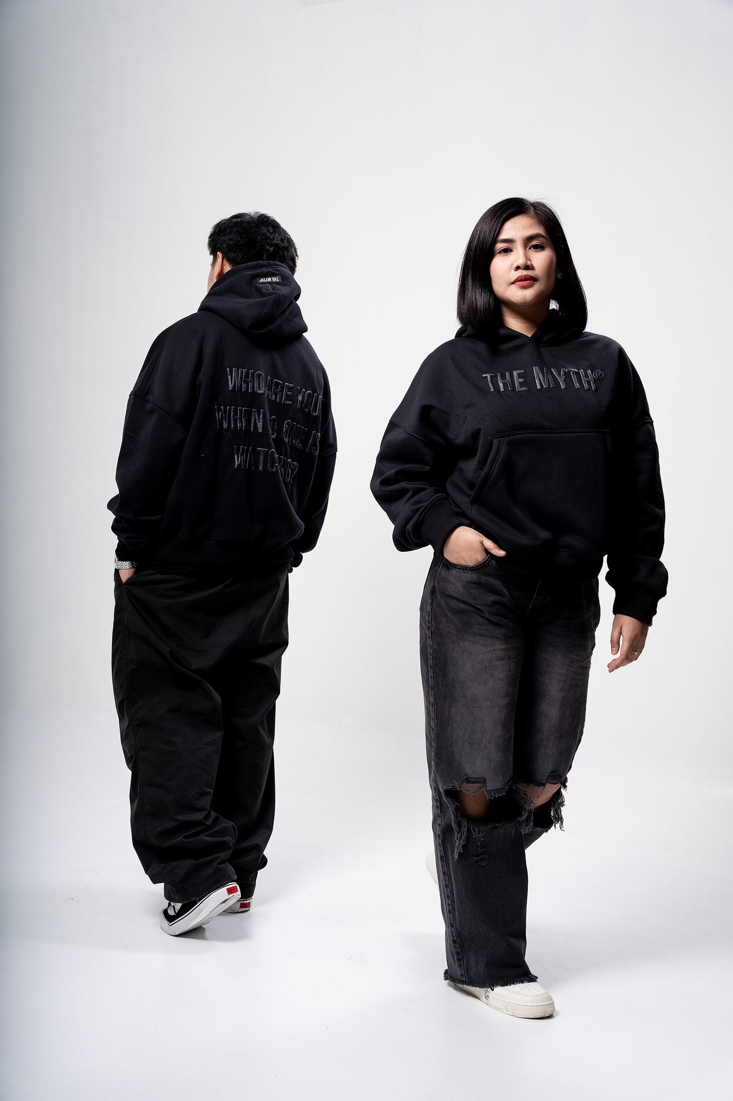 BOXY CROPPED EMBOSSED PRINT HOODIE - BLACK