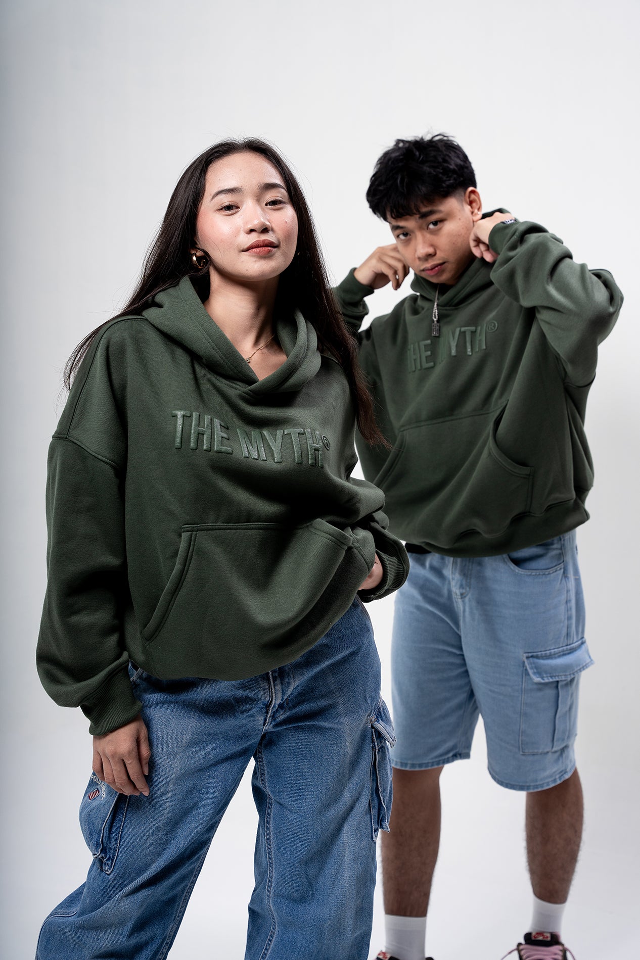 BOXY CROPPED EMBOSSED PRINT HOODIE - MOSS GREEN