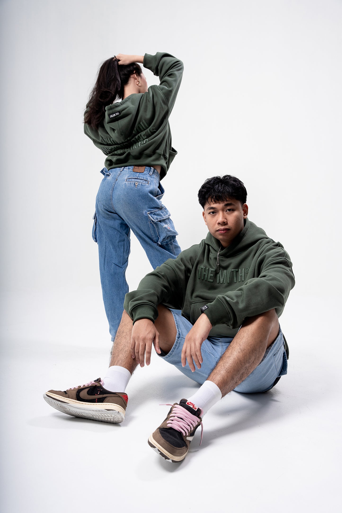 BOXY CROPPED EMBOSSED PRINT HOODIE - MOSS GREEN