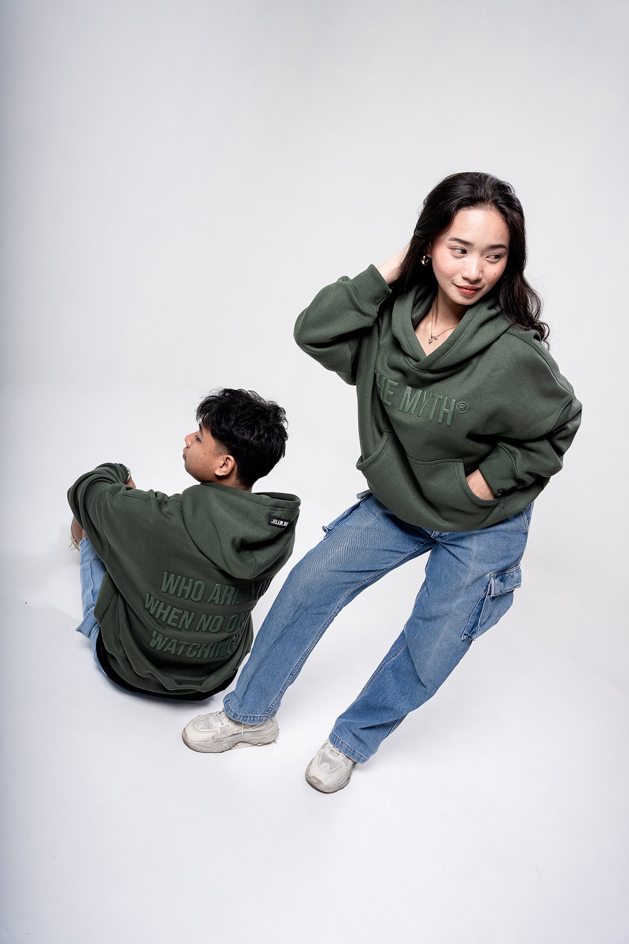 BOXY CROPPED EMBOSSED PRINT HOODIE - MOSS GREEN