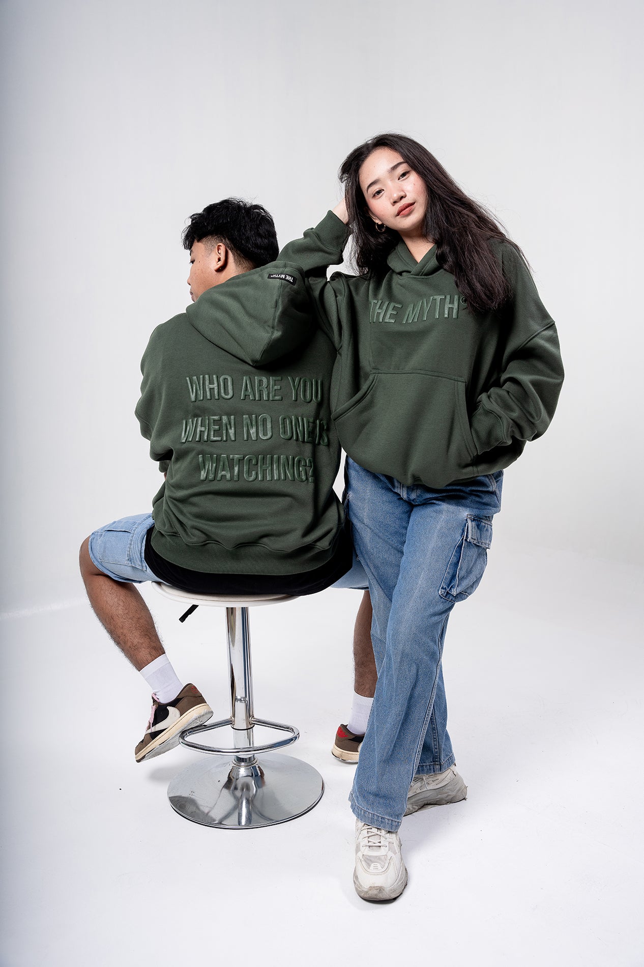 BOXY CROPPED EMBOSSED PRINT HOODIE - MOSS GREEN