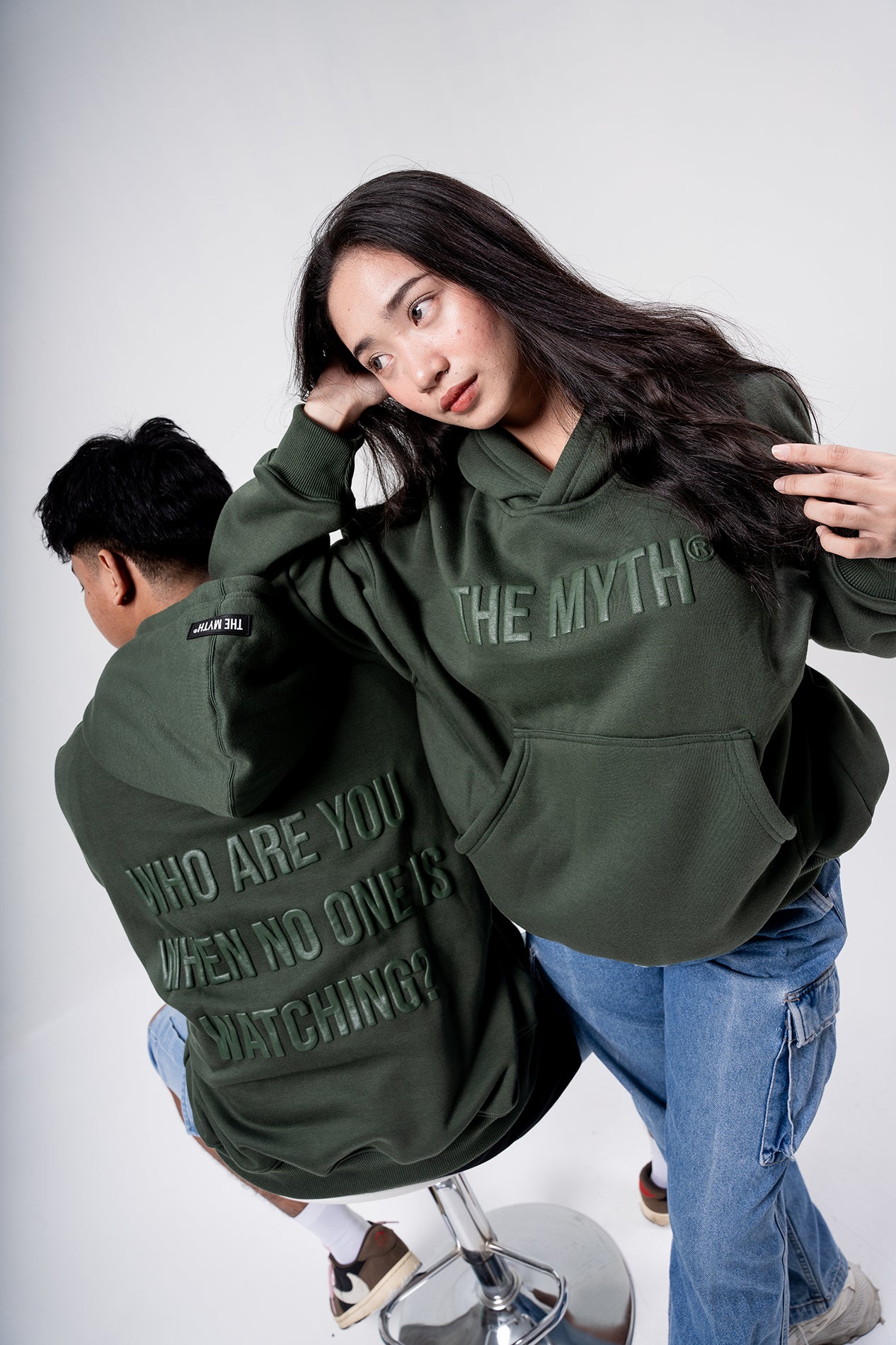 BOXY CROPPED EMBOSSED PRINT HOODIE - MOSS GREEN