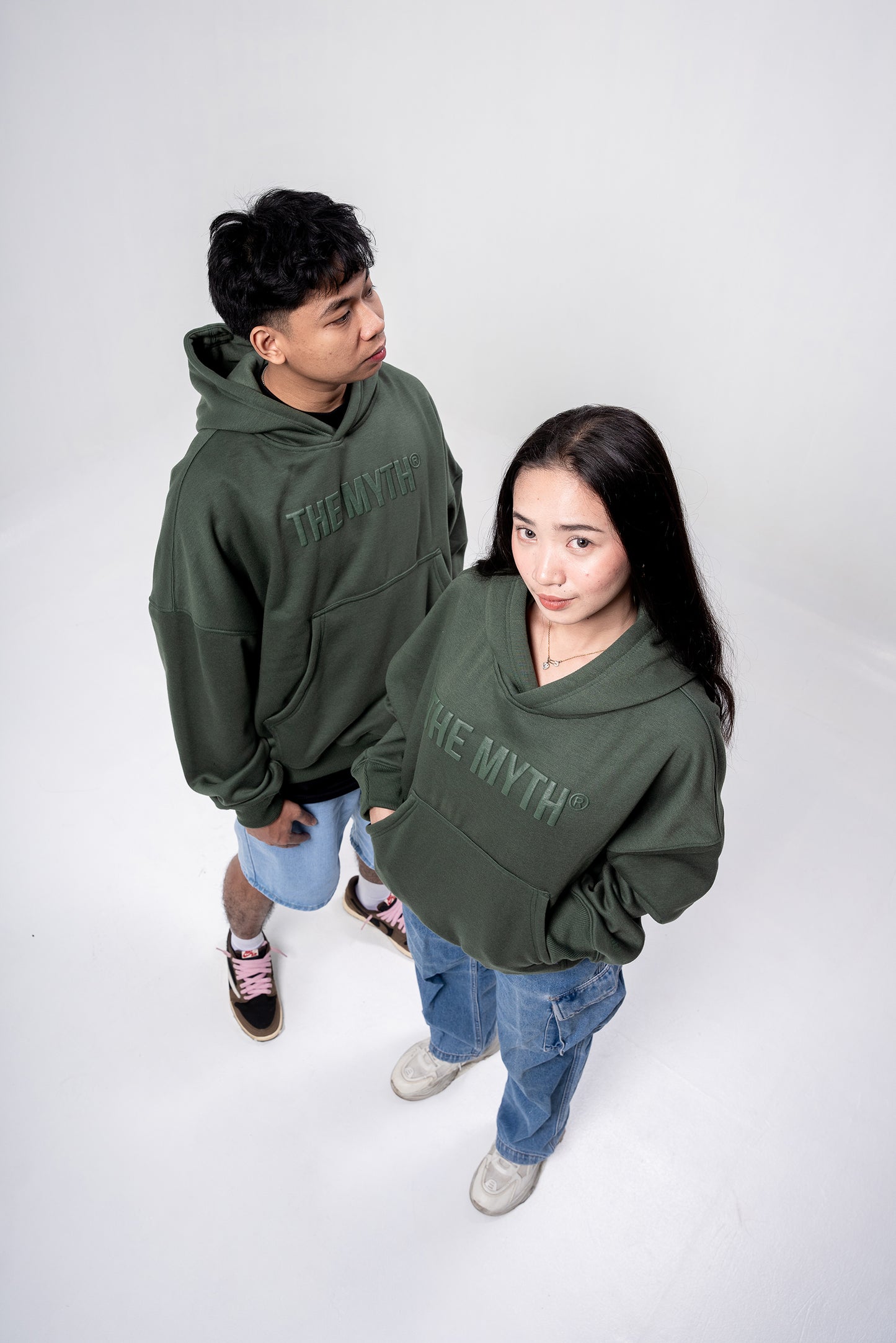 BOXY CROPPED EMBOSSED PRINT HOODIE - MOSS GREEN