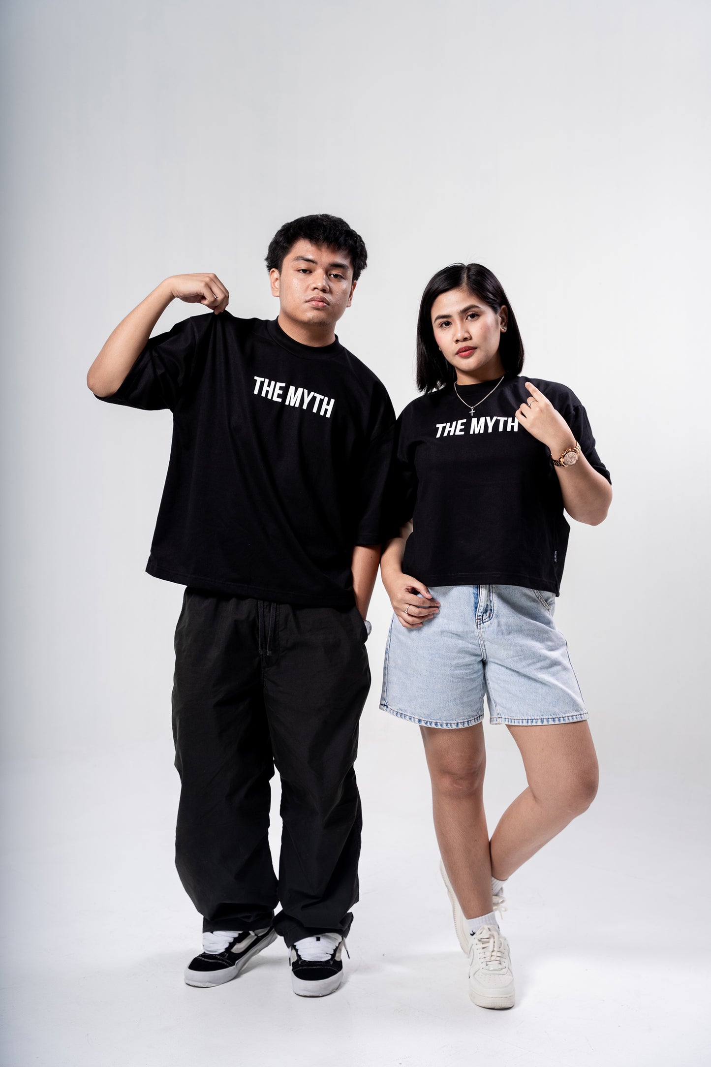OG LOGO BOXY FIT CROPPED TEE - BLACK