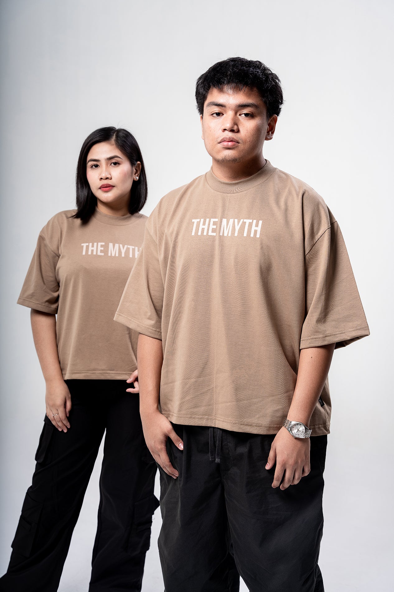 OG LOGO BOXY FIT CROPPED TEE - MOCHA