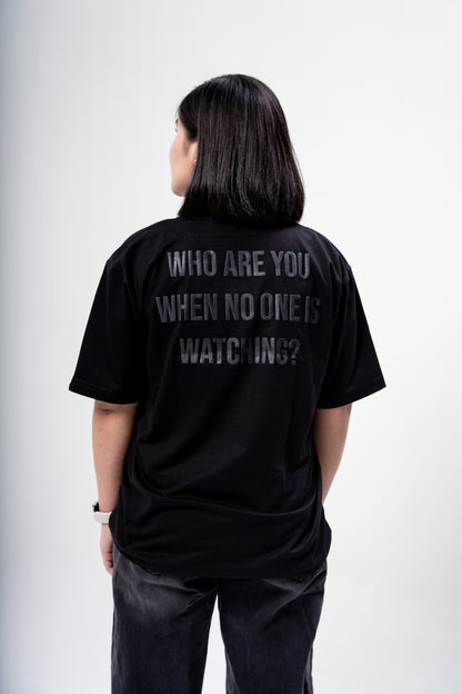 EMBOSSED PRINT TEE - BLACK