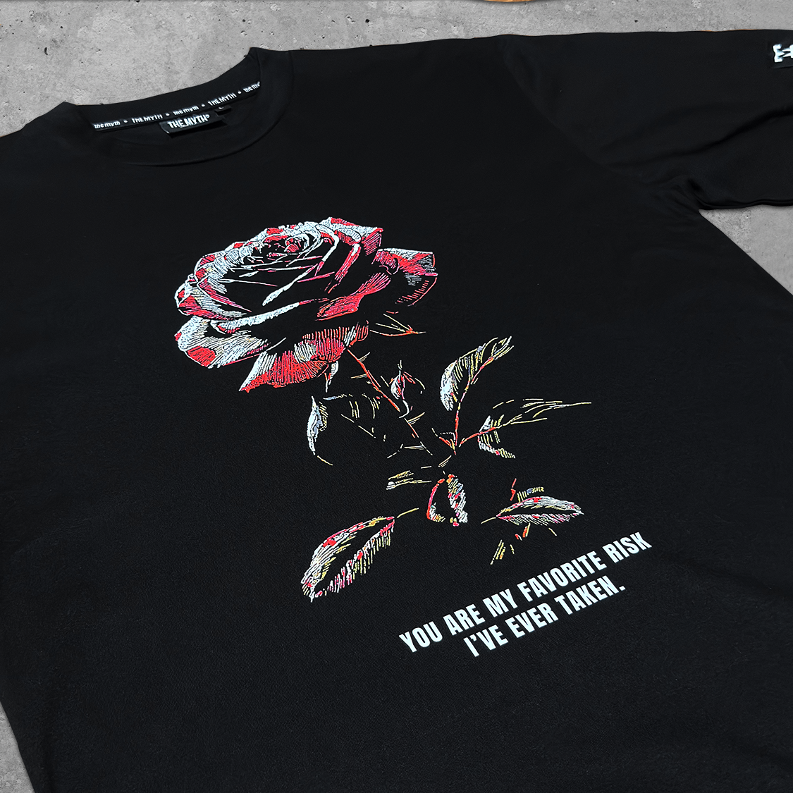 FAVORITE RISK TEE
